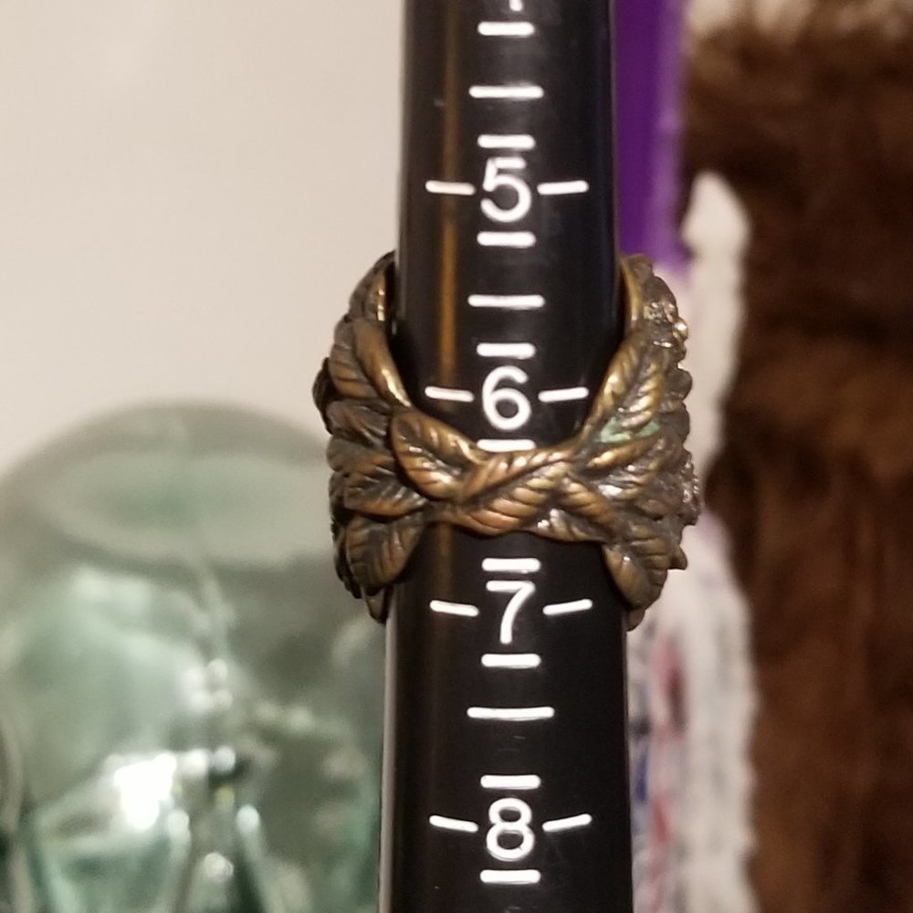 Urban Outfitters Red Gem and Bronze Foliage Ring - Picture 5 of 5